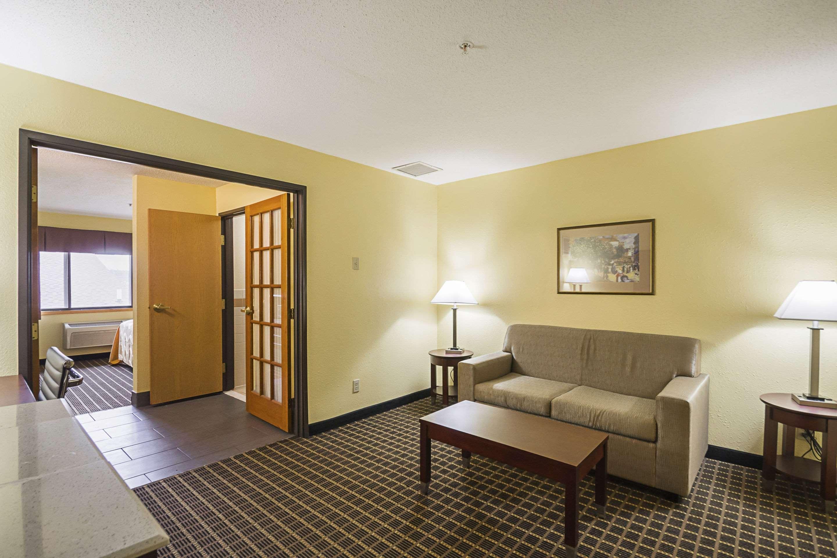 Quality Inn & Suites Harrington - Milford Exterior photo